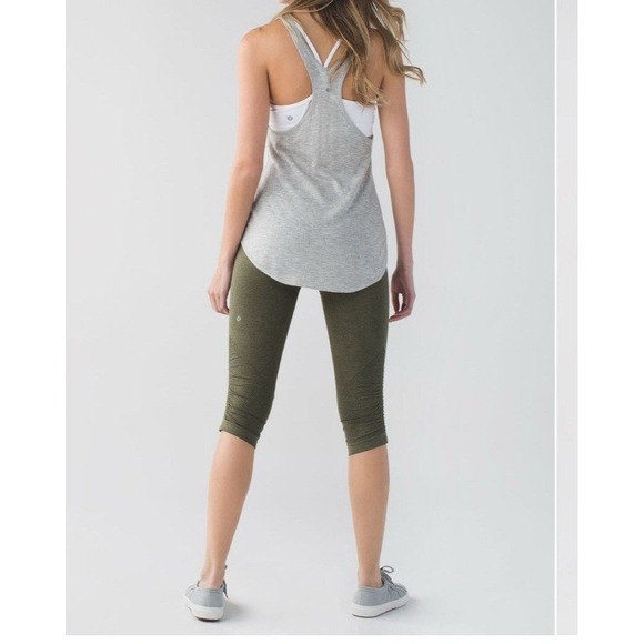 Lululemon Olive Green High Rise Crop‎ Leggings Ruched Bottoms Athleisure - Picture 3 of 10
